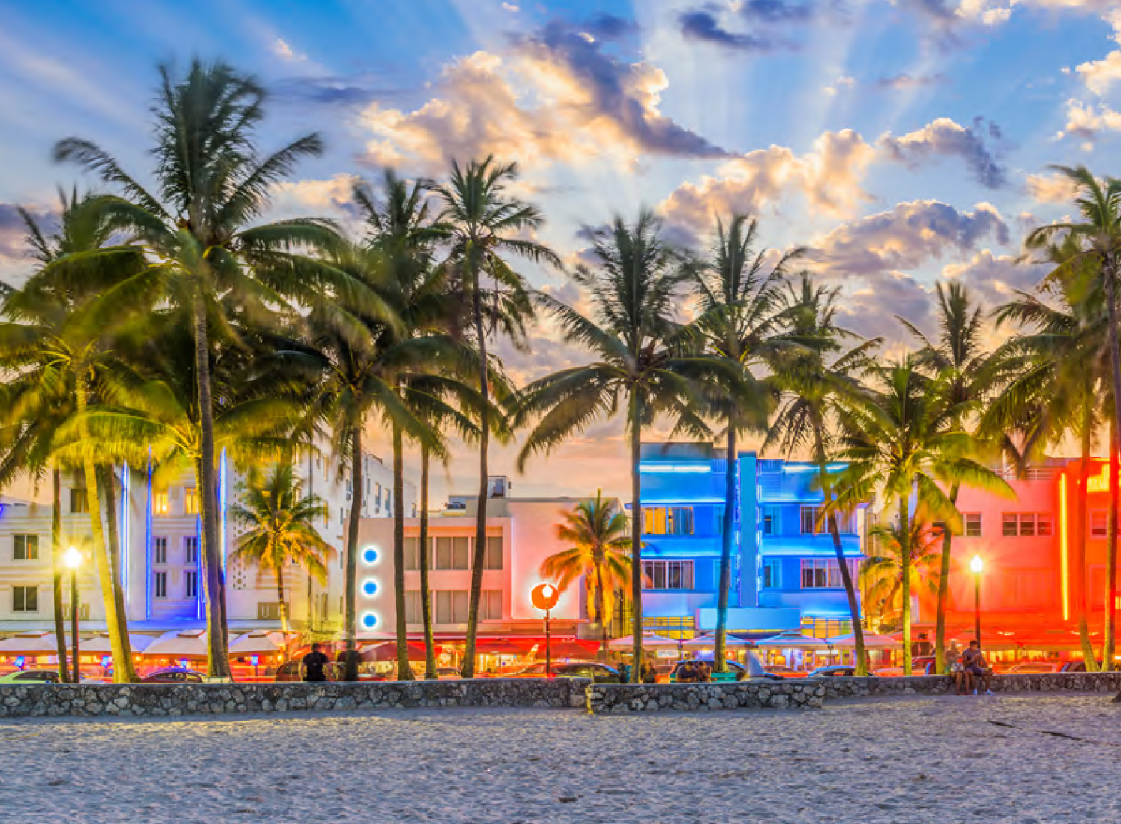 Palmiers et façades Art déco de Miami Beach