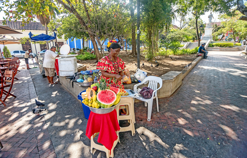 Rues colorées de la ville fortifiée de Carthagène en Colombie
